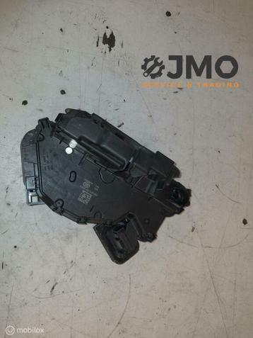Deurslot mechaniek rechtsvoor VW Golf VII 2012-  5TC837016A beschikbaar voor biedingen