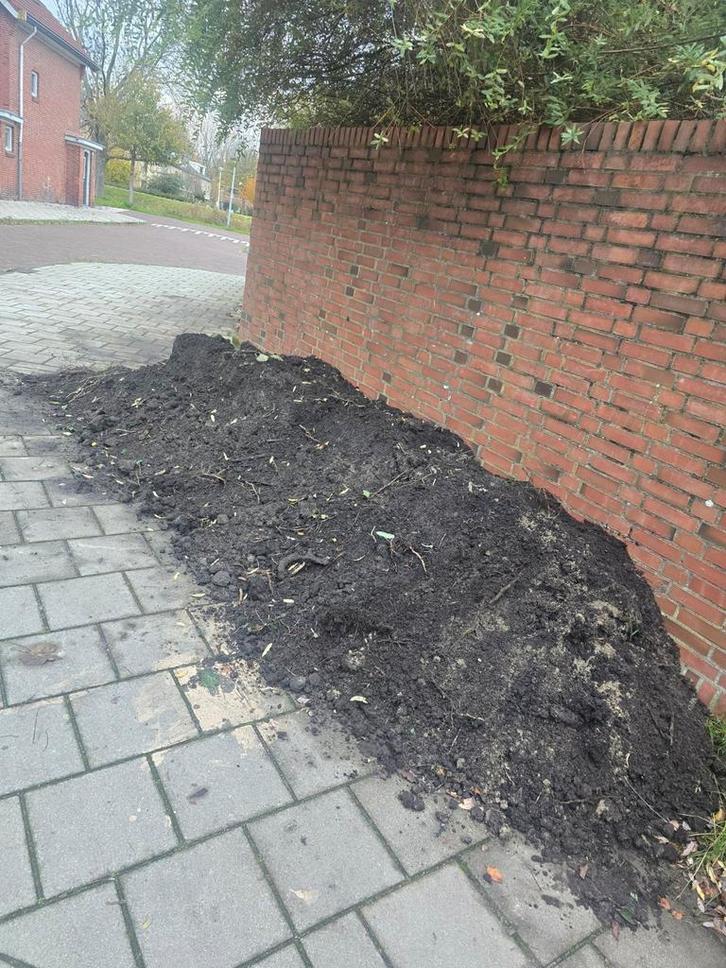 Gratis tuinaarde, moestuin aarde, zwarte potgrond, Tuin en Terras, Aarde en Mest, Potgrond, Ophalen