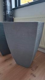 2 Grijze Kunststof Bloempotten - 60cm Hoog, Tuin en Terras, Bloembakken en Plantenbakken, Ophalen, Tuin, Kunststof, Gebruikt
