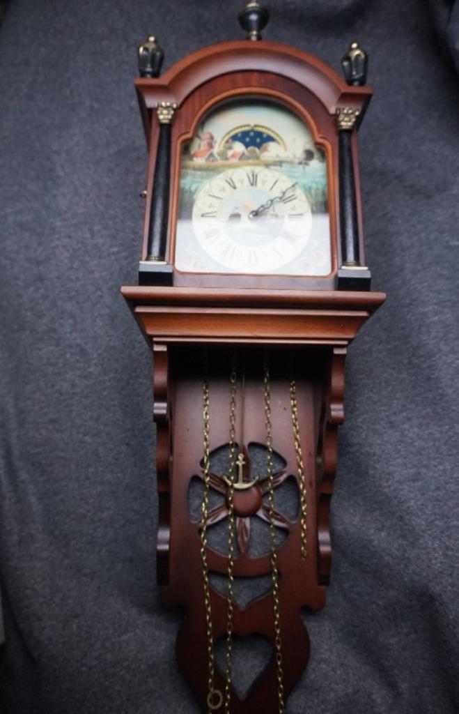 Prachtige Friese staartklok met Hermle uurwerk, Huis en Inrichting, Woonaccessoires | Klokken, Zo goed als nieuw, Wandklok, Analoog