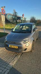 Fiat 500 24kWh la prima 4 deurs met witte bekleding., Auto's, Fiat, 1300 kg, Particulier, 25 min, Te koop