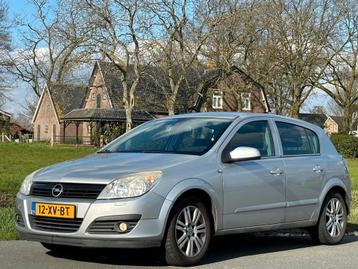 Opel Astra 1.6 Temptation | Nap | Clima beschikbaar voor biedingen