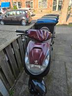 Peugeot viva city ( zonder kenteken ), Fietsen en Brommers, Ophalen, Maximaal 45 km/u, Zo goed als nieuw, Benzine