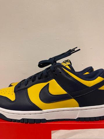 Nike Dunk Low Michigan State EU 42,5 beschikbaar voor biedingen