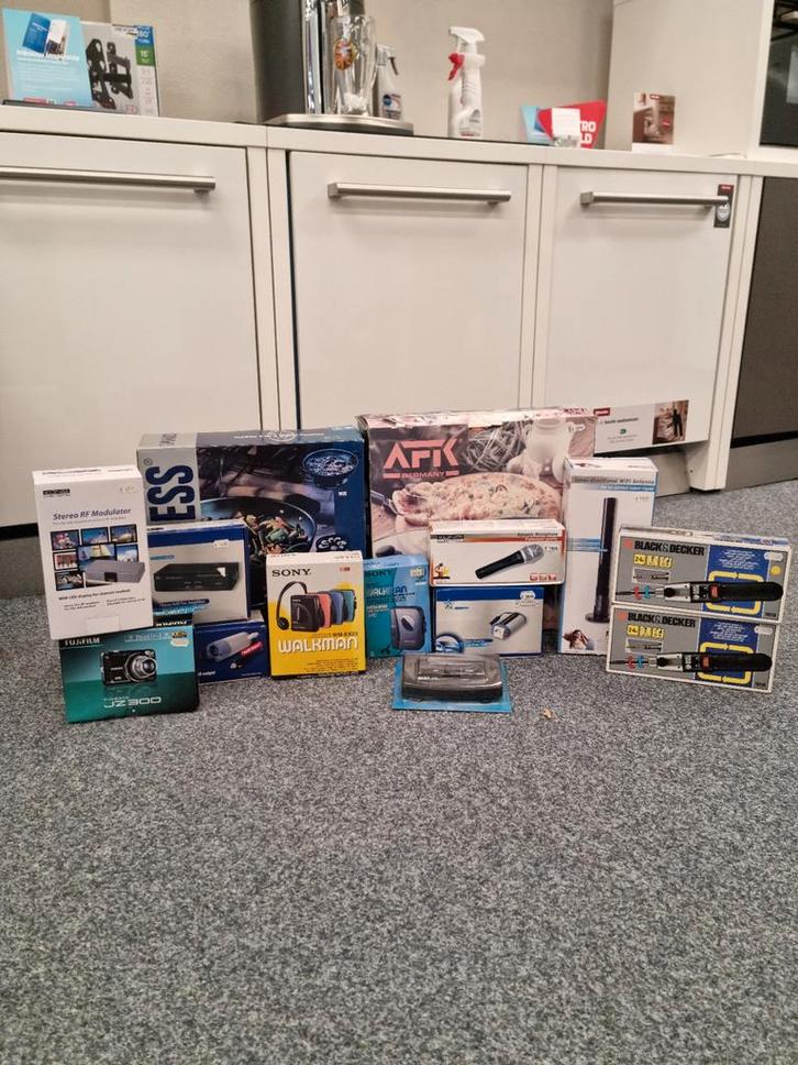 Partij Diverse Electronica - Alles in één koop!, Audio, Tv en Foto, Overige Audio, Tv en Foto, Nieuw, Ophalen of Verzenden