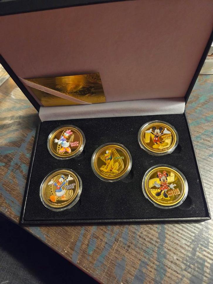 Disney Goudkleurige Munten Set, Verzamelen, Disney, Mickey Mouse, Ophalen of Verzenden