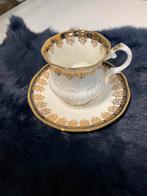 Elisabethan hand decorated kop en schotel, Ophalen