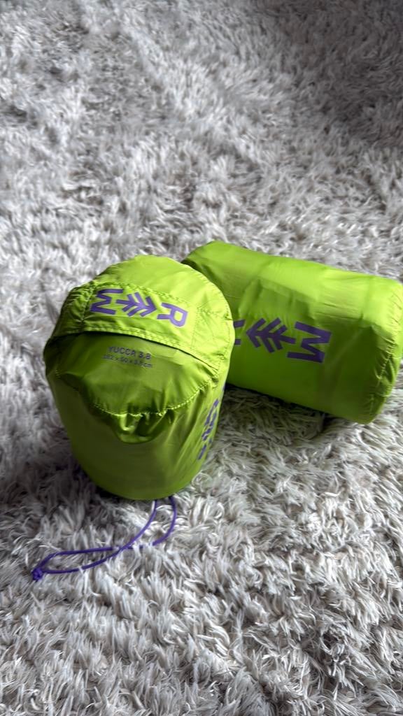 Slaapmat Redwood Yucca 3.8 2 stuks., Caravans en Kamperen, Slaapzakken, Ophalen of Verzenden, Zo goed als nieuw