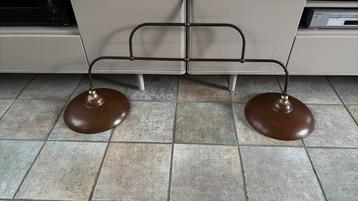 Hanglamp retro, boven (stam-) tafel, 2 kappen koperkleur beschikbaar voor biedingen