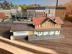 Station stationsgebouw N spoor trein 1:160, Overige merken, Gebruikt, Gelijkstroom of Wisselstroom, Brug, Tunnel of Gebouw