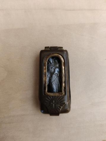 Antiek Frans zak-altaartje met mariabeeldje beschikbaar voor biedingen