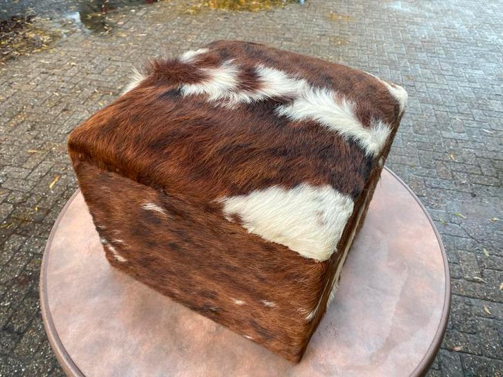 Vierkante Poef met Opbergruimte, Huis en Inrichting, Banken | Voetenbanken en Poefen, Gebruikt, 50 tot 75 cm, Vierkant, Hout, Ophalen of Verzenden