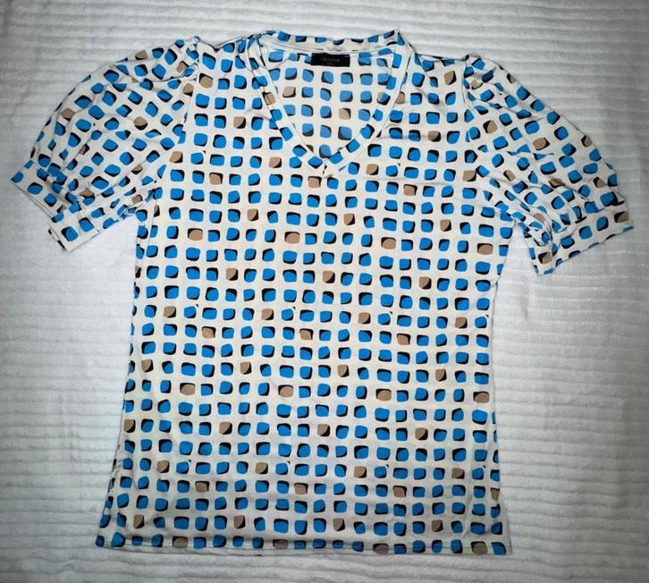 Shirt Chastar maat L/XL valt klein, Kleding | Dames, Blouses en Tunieken, Zo goed als nieuw, Maat 38/40 (M), Blauw, Verzenden