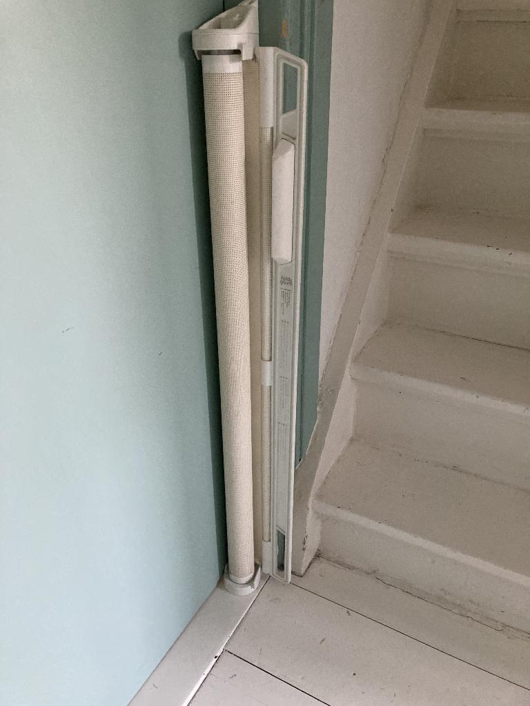 Oprolbaar traphekje Kiddy Guard, Kinderen en Baby's, Traphekjes, Ophalen, Overige materialen, Gebruikt, 100 tot 115 cm