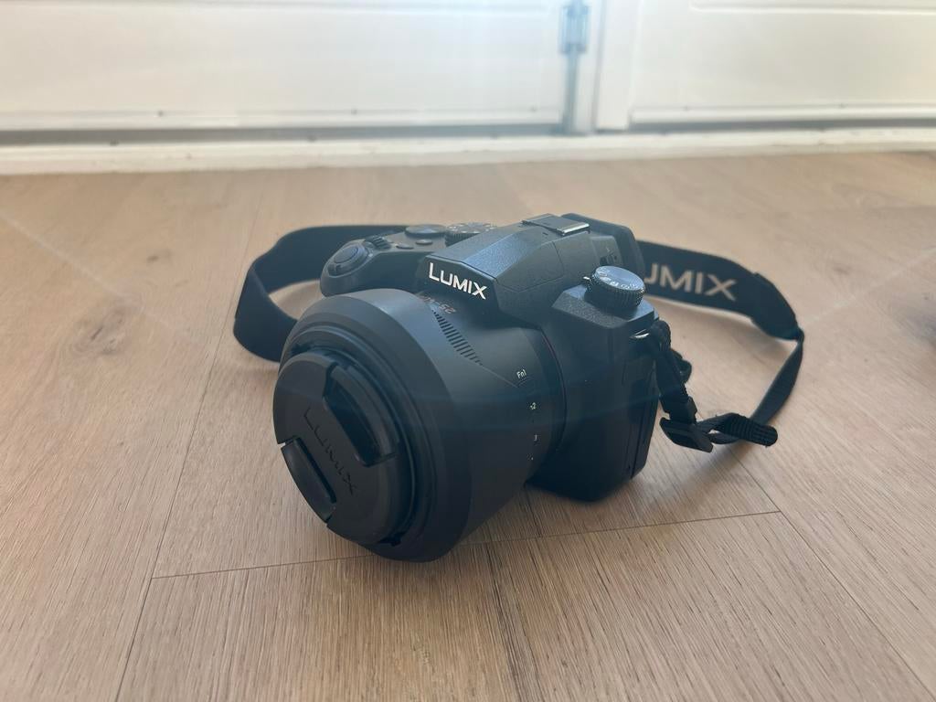 Panasonic Lumix DC-FZ1000 II - Super staat met accessoires, Ophalen, Compact, Zo goed als nieuw, Overige Merken