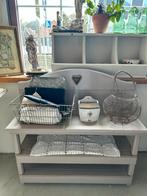 Grijs bankje / sidetable / werkbankje, Ophalen, Gebruikt, 100 tot 150 cm, Overige houtsoorten