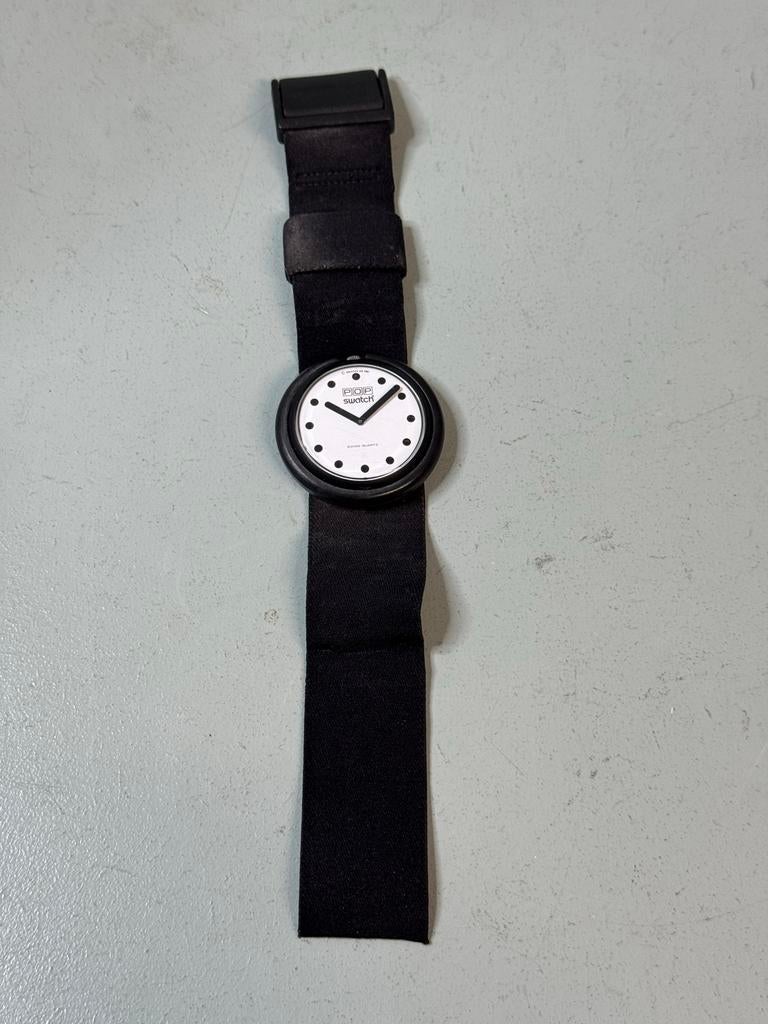 Vintage Swatch Pop horloge - Zwart met witte wijzerplaat, Sieraden, Tassen en Uiterlijk, Horloges | Dames, Kunststof, Gebruikt