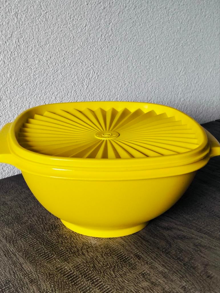 Vintage Tupperware schaal- koektrommel, Huis en Inrichting, Keuken | Tupperware, Ophalen of Verzenden, Geel, Schaal
