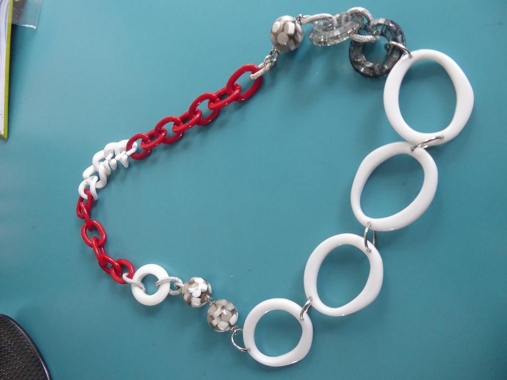 Angela Caputti look, Sieraden, Tassen en Uiterlijk, Kettingen, Ophalen of Verzenden, Zo goed als nieuw, Rood, Kunststof