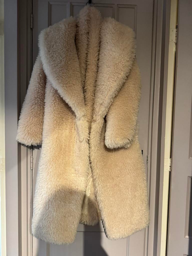 Bont jas pull&bear, Kleding | Dames, Jassen | Winter, Ophalen of Verzenden, Zo goed als nieuw, Maat 38/40 (M), Zwart