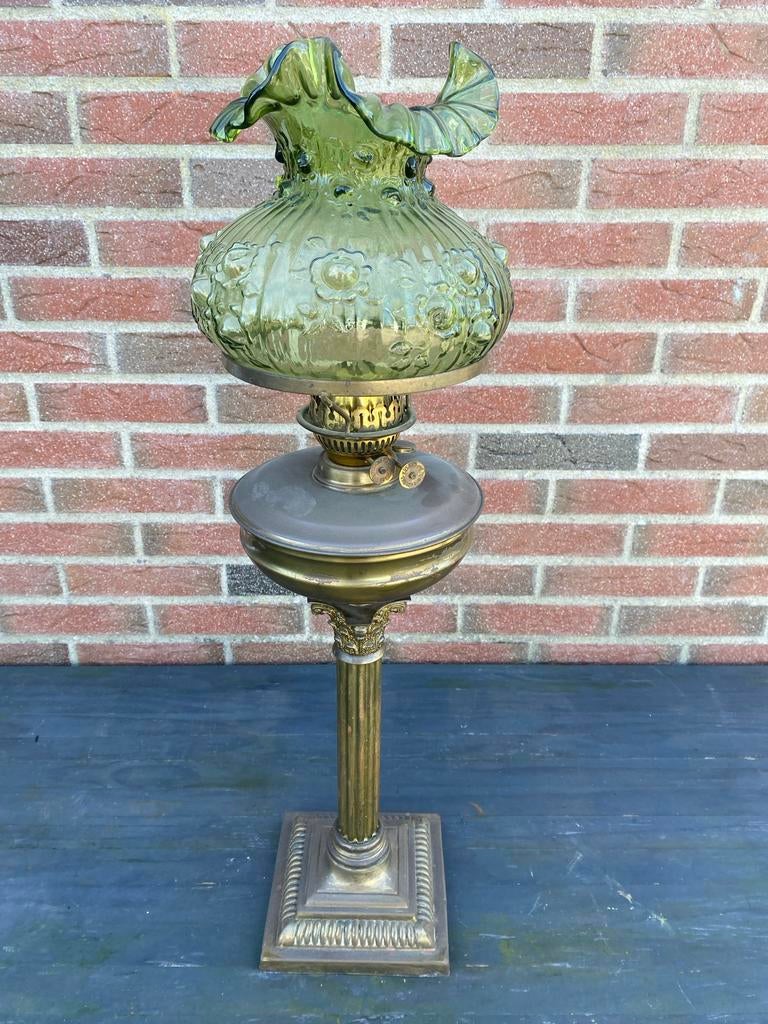 Antieke Olie Lamp met Groen Glas, Huis en Inrichting, Lampen | Vloerlampen, Ophalen of Verzenden, Gebruikt, Glas, Minder dan 100 cm