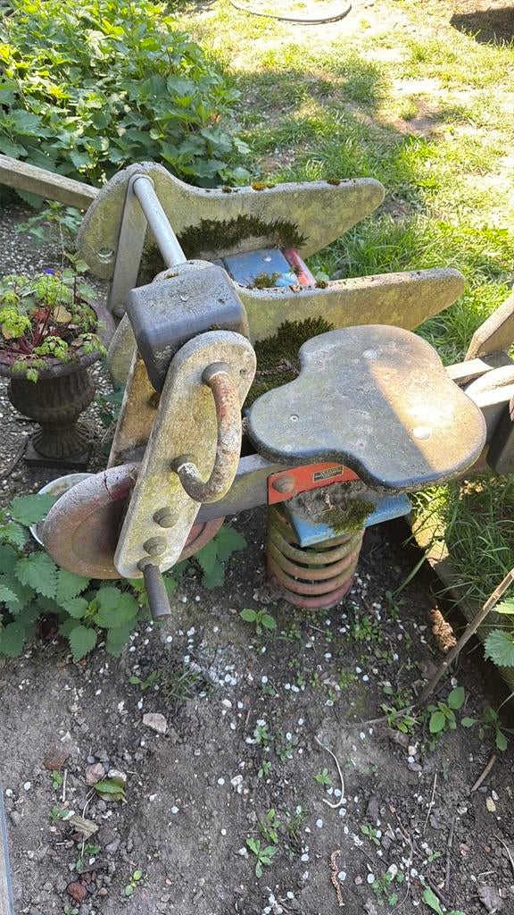 Collector item retro motor met zijspan wipkip, Ophalen