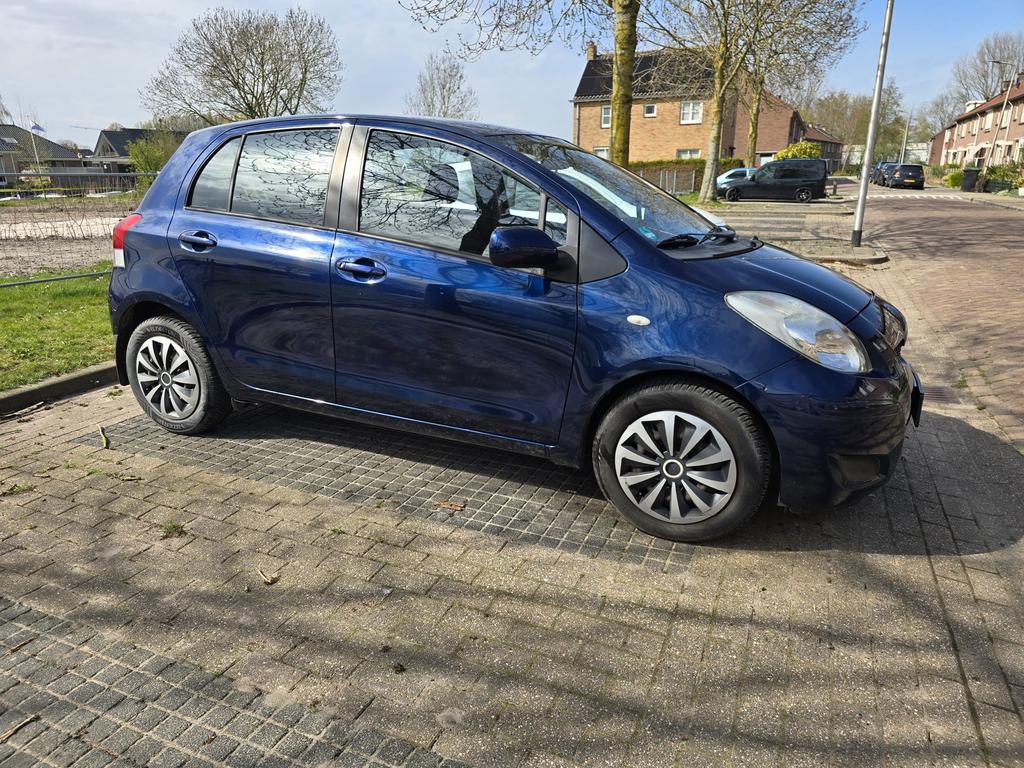 Toyota Yaris 1.3 16V Vvt-i 5DR 2009 Blauw, Voorwielaandrijving, 1025 kg, Stof, 40 €/maand