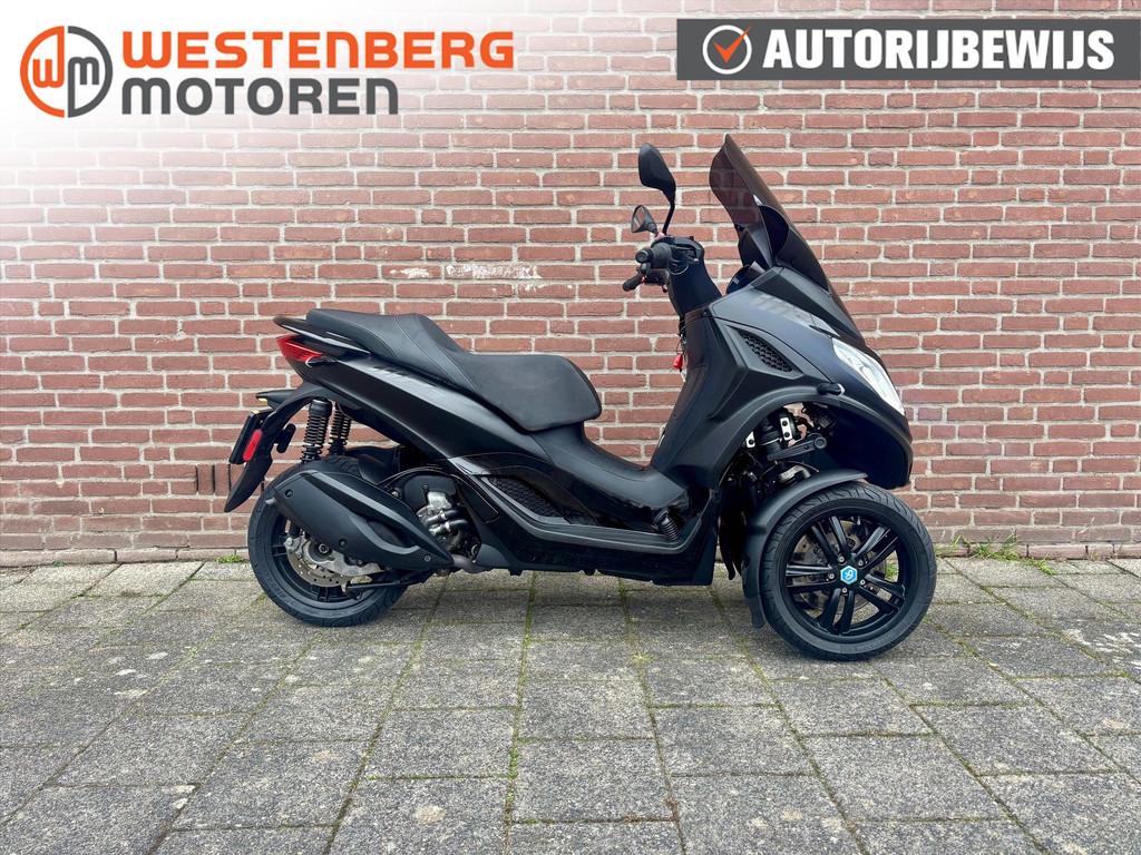 Piaggio Mp3 300 HPE 2024 12 mnd garantie !, Automaat, Gebruikt, Overige carrosserieën, Zwart
