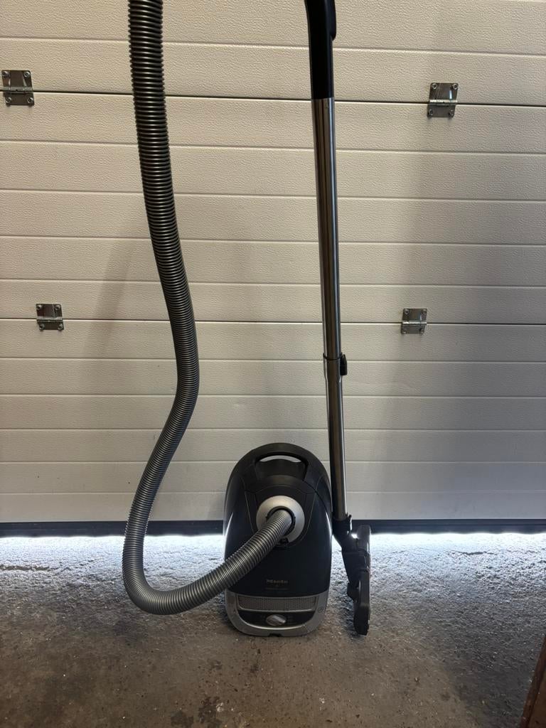 Miele stofzuiger ,PARKETT&Co. ( 800 -2200)watt, Ophalen of Verzenden, Zo goed als nieuw, Overige typen