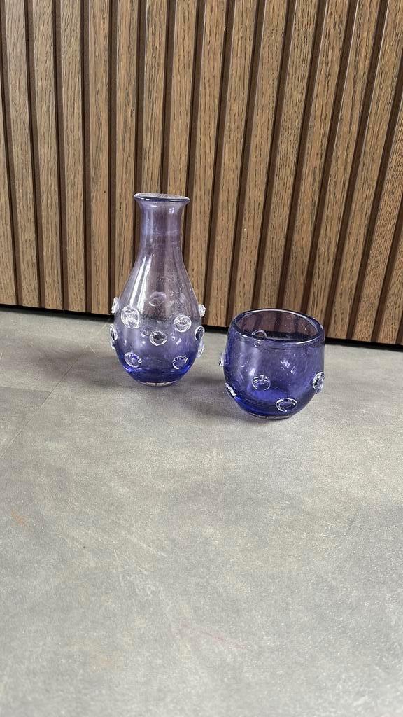 Set paars glas – vaasje + waxinelichthouder, Huis en Inrichting, Woonaccessoires | Kandelaars en Kaarsen, Zo goed als nieuw, Overige kleuren