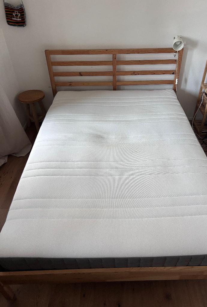 Bed Ikea (Tarva bedframe incl latten etc, HOVAG matras), Ophalen, Gebruikt, Wit, 140 cm