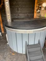 Loungebath Hottub met houtkachel, Ophalen, Gebruikt, Trap, Vast