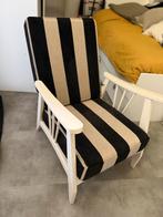 Witte rokersstoel met zwart/witte kussens, Antiek en Kunst, Antiek | Meubels | Stoelen en Banken, Ophalen of Verzenden