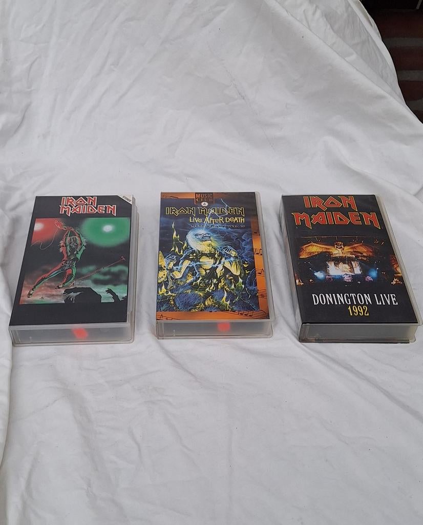 3 Iron maiden live concerten VHS banden, Cd's en Dvd's, VHS | Documentaire, Tv en Muziek, Vanaf 16 jaar, Ophalen of Verzenden
