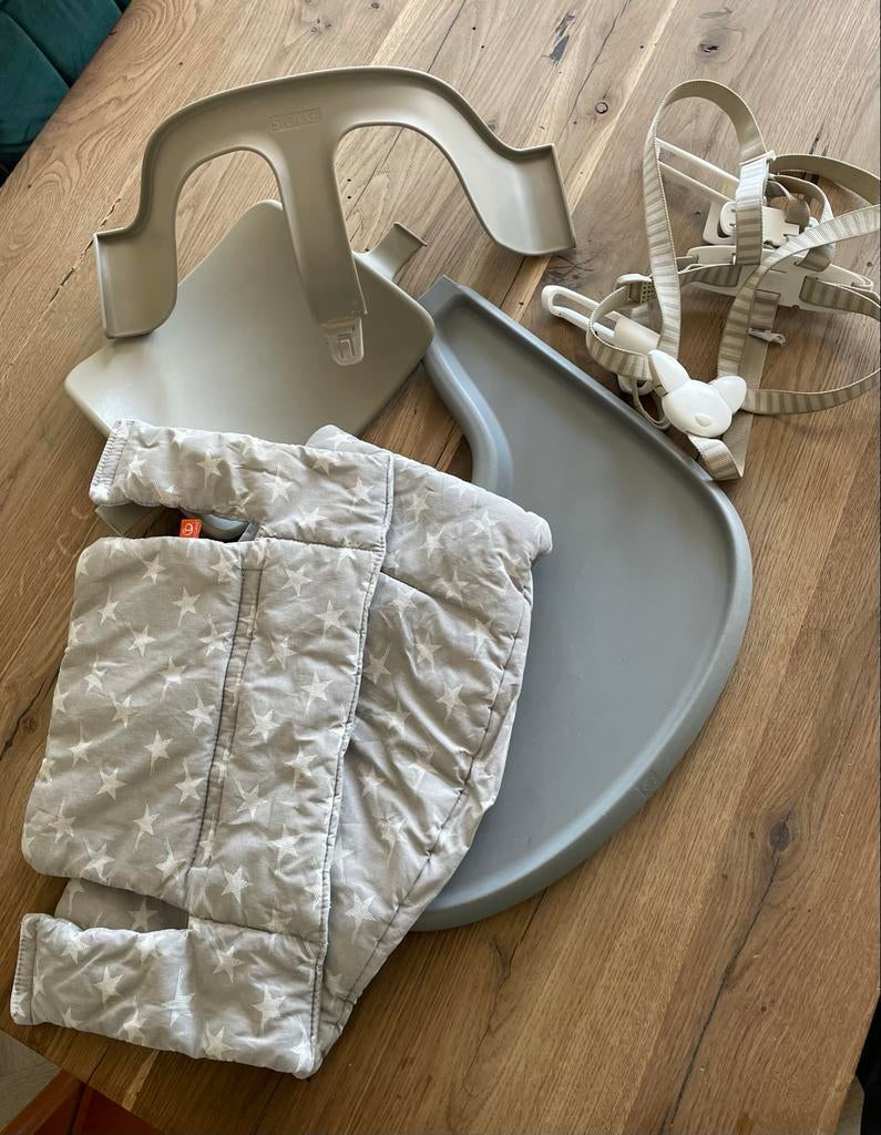 Stokke Tripp Trapp set | Tray | Tuigje | Babyset | Kussens, Ophalen, Gebruikt, Meegroeistoel, Gordel(s)
