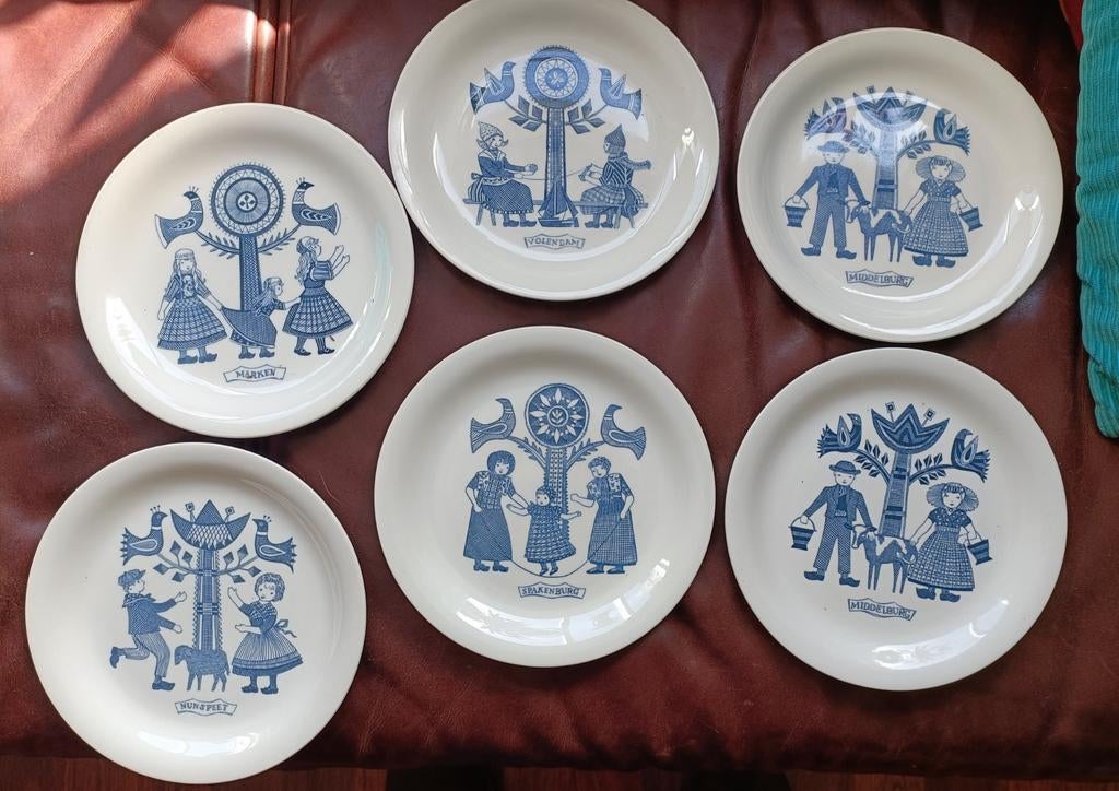 6 ontbijt bordjes klederdracht 1967 Royal sphinx, Ophalen of Verzenden