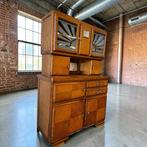 Vintage houten kast / vitrinekast met art deco accent, Antiek en Kunst, Ophalen