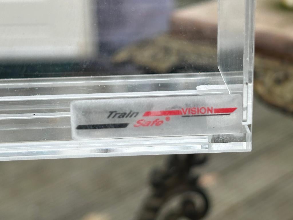 Train-Safe buizen, Stofdicht, Plexiglas, beschermd tegen UV., Huis en Inrichting, Kasten | Vitrinekasten, Gebruikt, 150 tot 200 cm