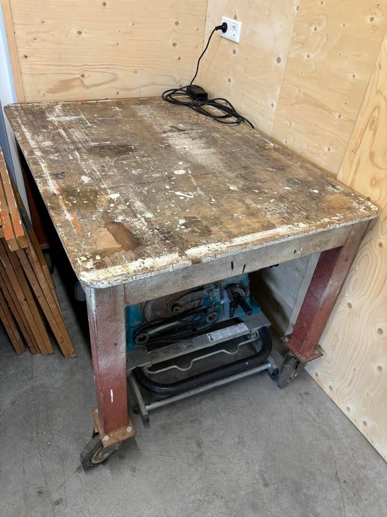 Robuuste verijdbare werktafel, Doe-het-zelf en Verbouw, Werkbanken, Ophalen, Gebruikt, 120 tot 170 cm
