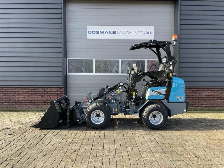 TE HUUR Giant G1500 X-tra minishovel 1.5 T, Zakelijke goederen, Machines en Bouw | Kranen en Graafmachines, Wiellader of Shovel