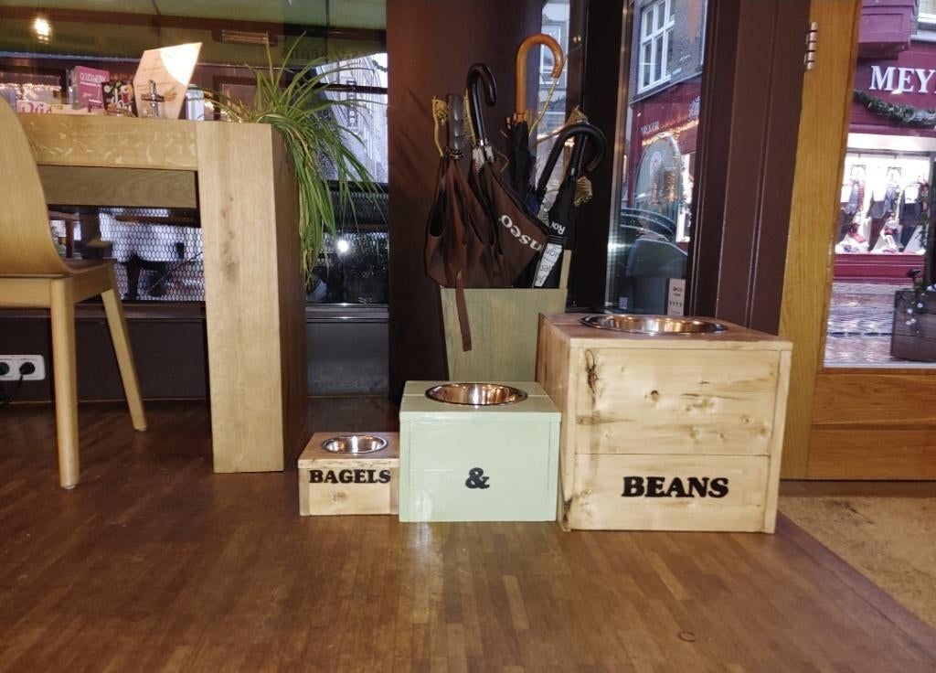 Houten Voerbak Standaard RVS Handgemaakt Op Maat Hond Kat, Dieren en Toebehoren, Hondenvoerbakken en Drinkbakken, Info@rwhoutidee.nl