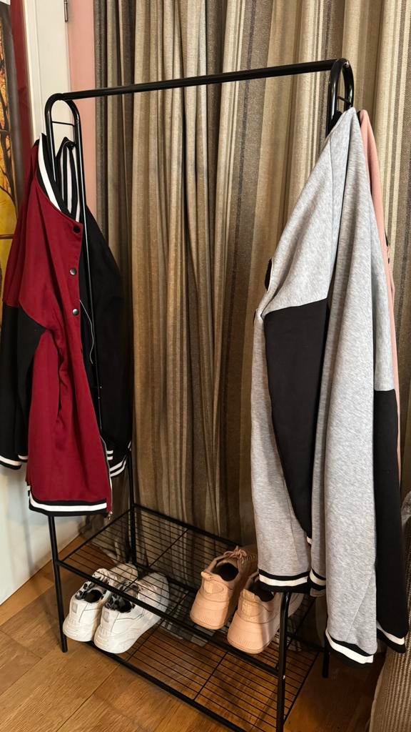 Kledingrek smal schoenenrek zwart metaal + hangers, Ophalen of Verzenden, Zo goed als nieuw