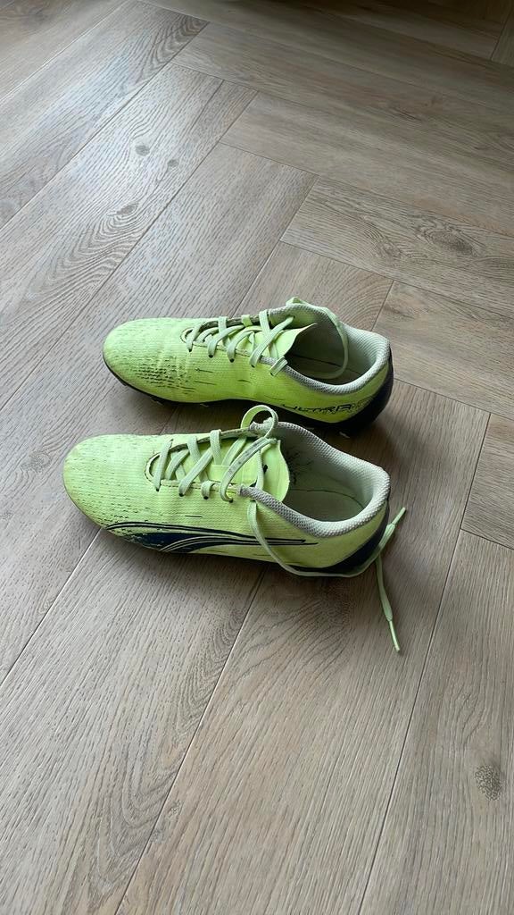 Voetbalschoenen maat 33, Sport en Fitness, Voetbal, Maat XS of kleiner, Ophalen, Zo goed als nieuw, Schoenen