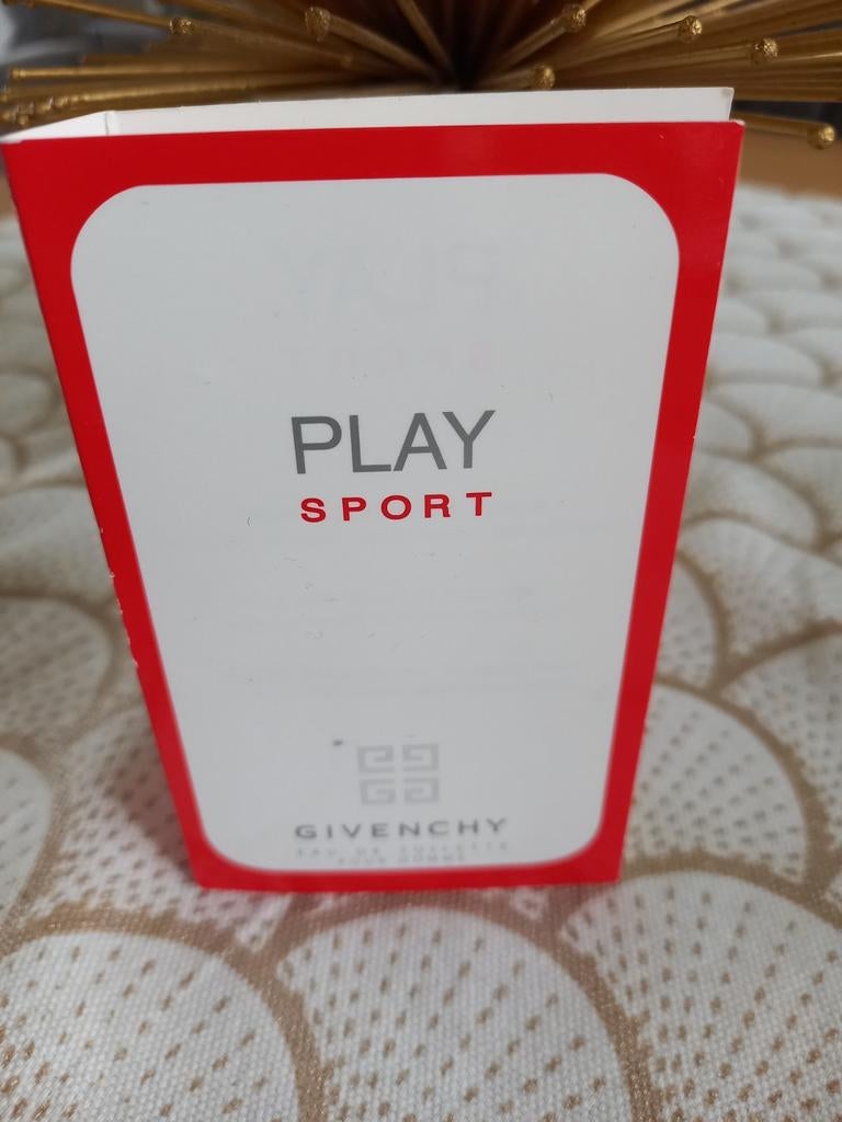 Proefje  Play Sport Givenchy, Sieraden, Tassen en Uiterlijk, Uiterlijk | Parfum, Ophalen of Verzenden, Nieuw