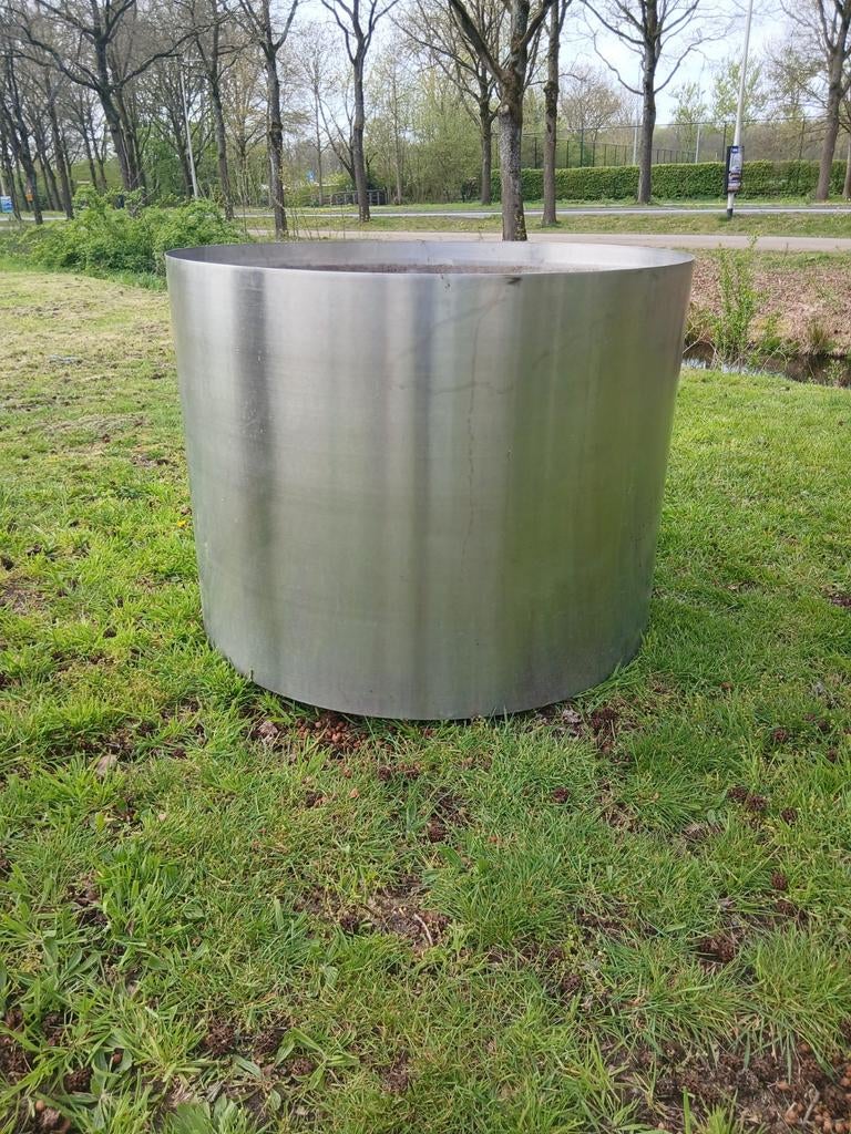 Grote zware ronde design plantenbak bloembak van rvs, Tuin en Terras, Ophalen, RVS design bloemnak, Rond, Plantenbak professioneel