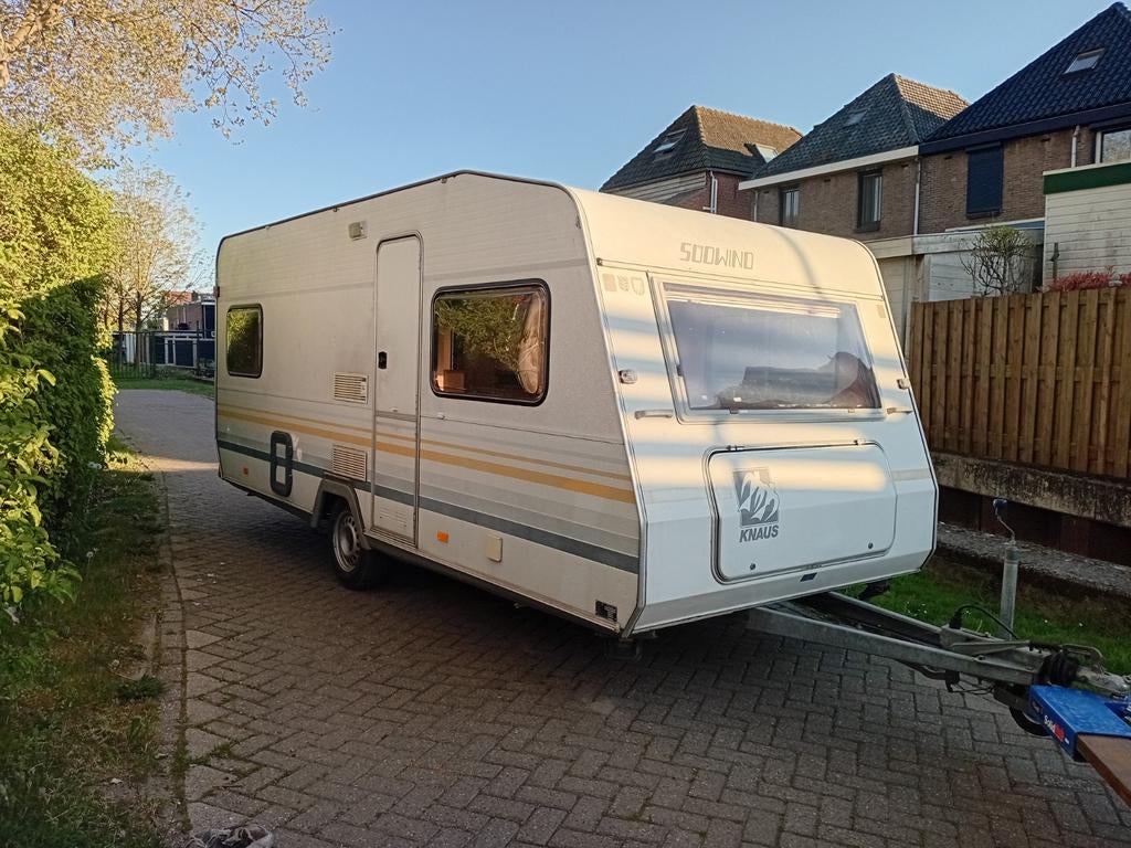 Knaus  sudwind met kenteken, Treinzit, Dwarsbed, Particulier, 4 tot 5 meter