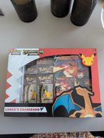 Pokémon Celebrations Lance's Charizard V Collection Box, Hobby en Vrije tijd, Verzamelkaartspellen | Pokémon, Ophalen of Verzenden