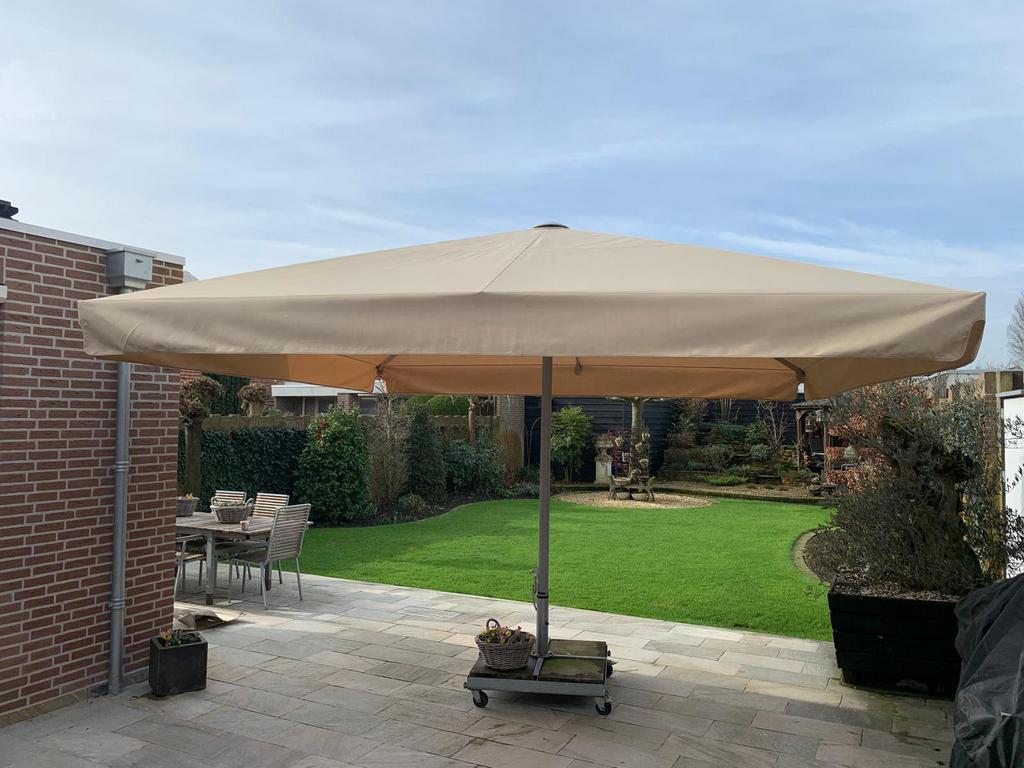 horeca parasol met voet, Tuin en Terras, Ophalen, Zo goed als nieuw, Waterdicht, Stokparasol