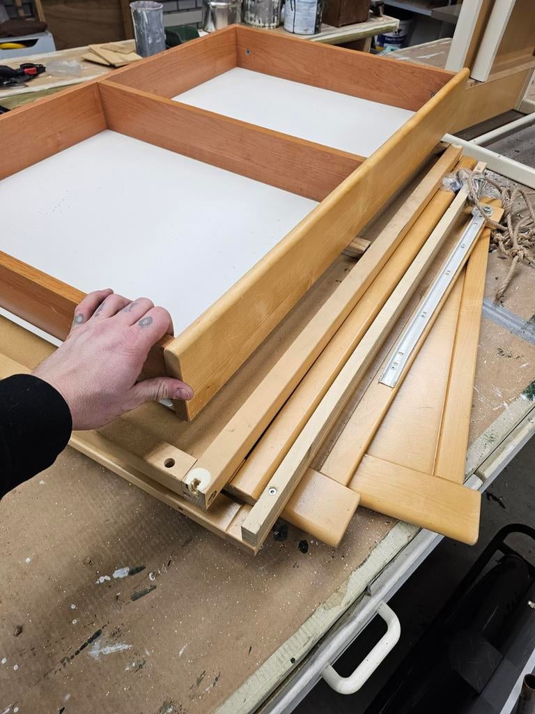 Houten babybox met handige uitschuiflade, Ophalen, Gebruikt, Rechthoekig, Lade