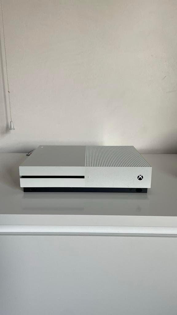 Xbox One S - Wit, Goede Staat, 1 speler, Ophalen, Zo goed als nieuw, Vanaf 3 jaar